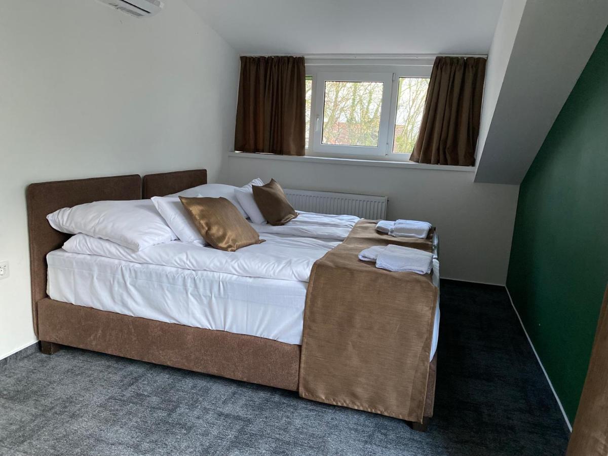 Bicske A Fogado B&B 외부 사진